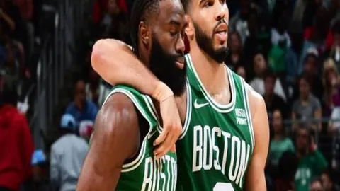 斯洛特与克洛普战术理念交汇，独特风格彰显个性