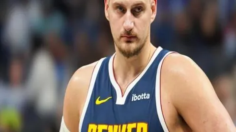 玉昆夺冠争议频，主帅怒批足协，奥斯卡护照疑云，国足急需归队驰援